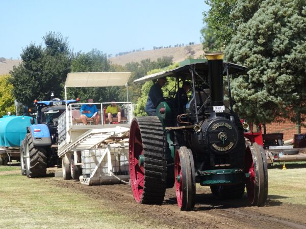 Steam on Tractor Pull